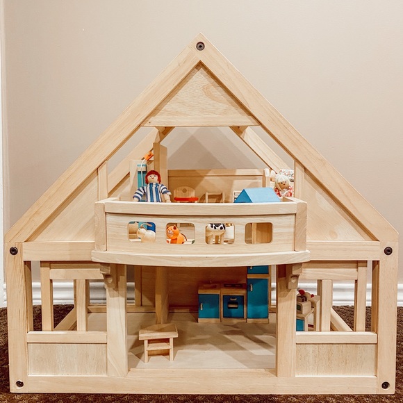 Other - Plan Toys Dollhouse